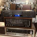 Leitor CD TASCAM CD-200 SB NOVO - Loja Grundig Clássicos