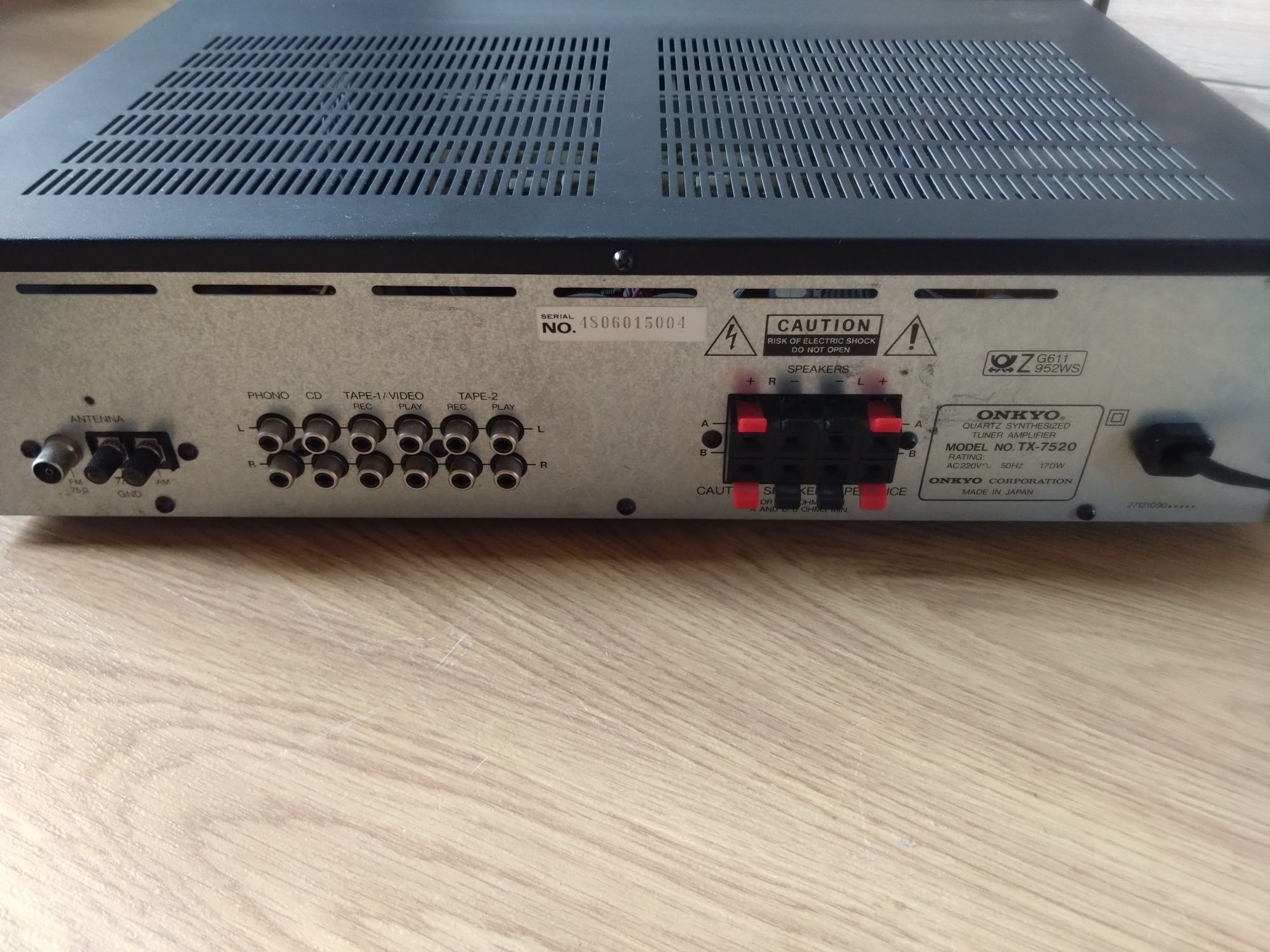 Amplituner Onkyo TX 7520