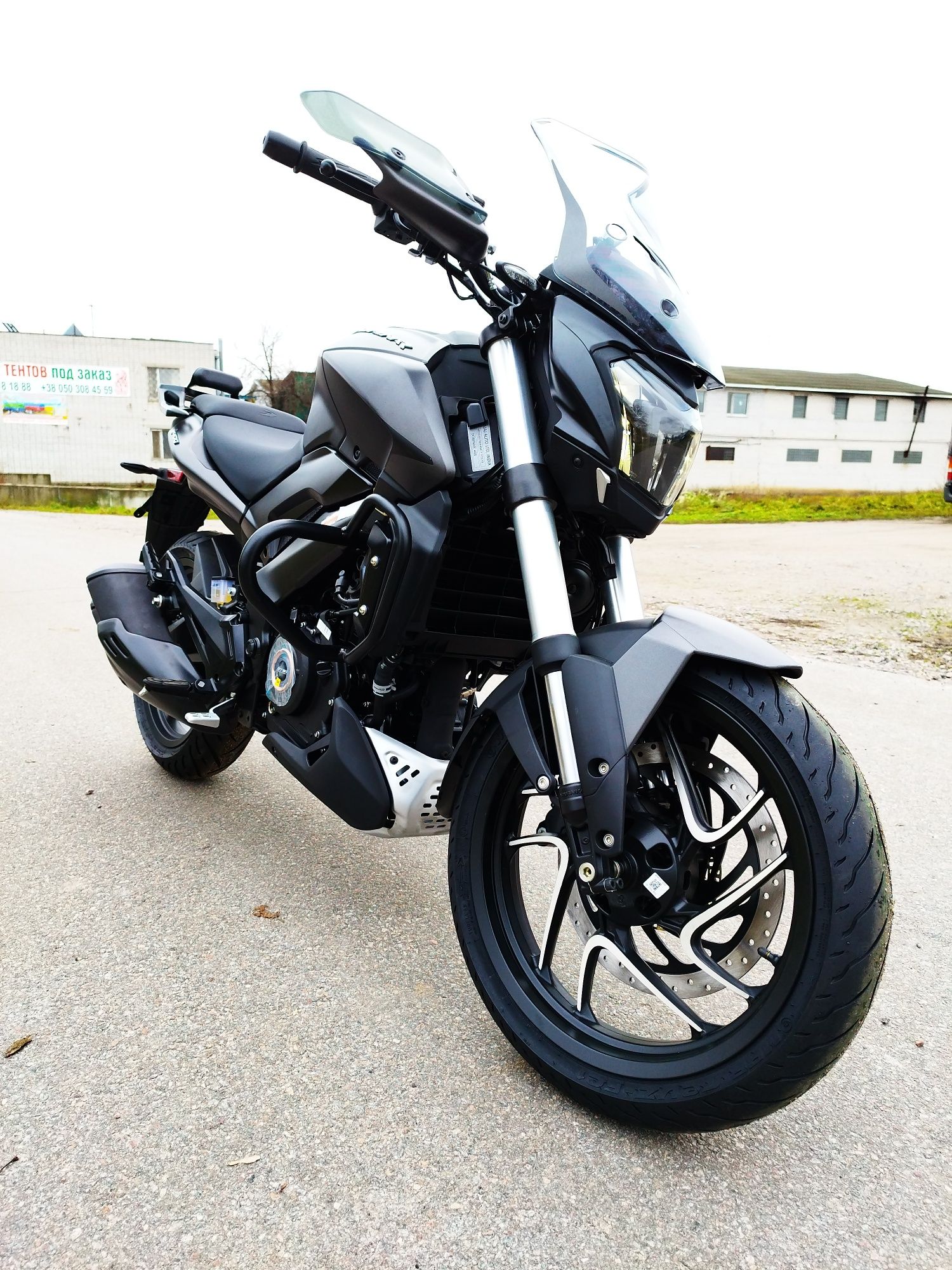Мотоцикл Bajaj Dominar 400