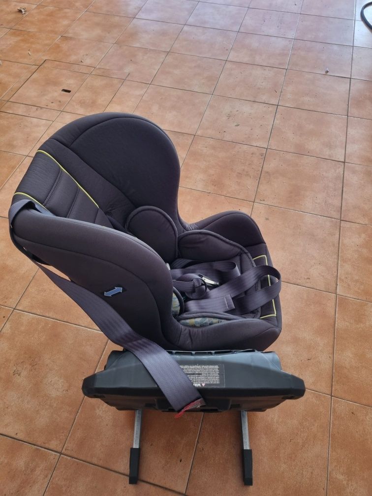 Cadeira para criança no carro isofix