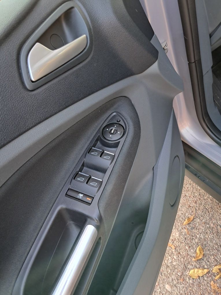 Ford C max 2010.