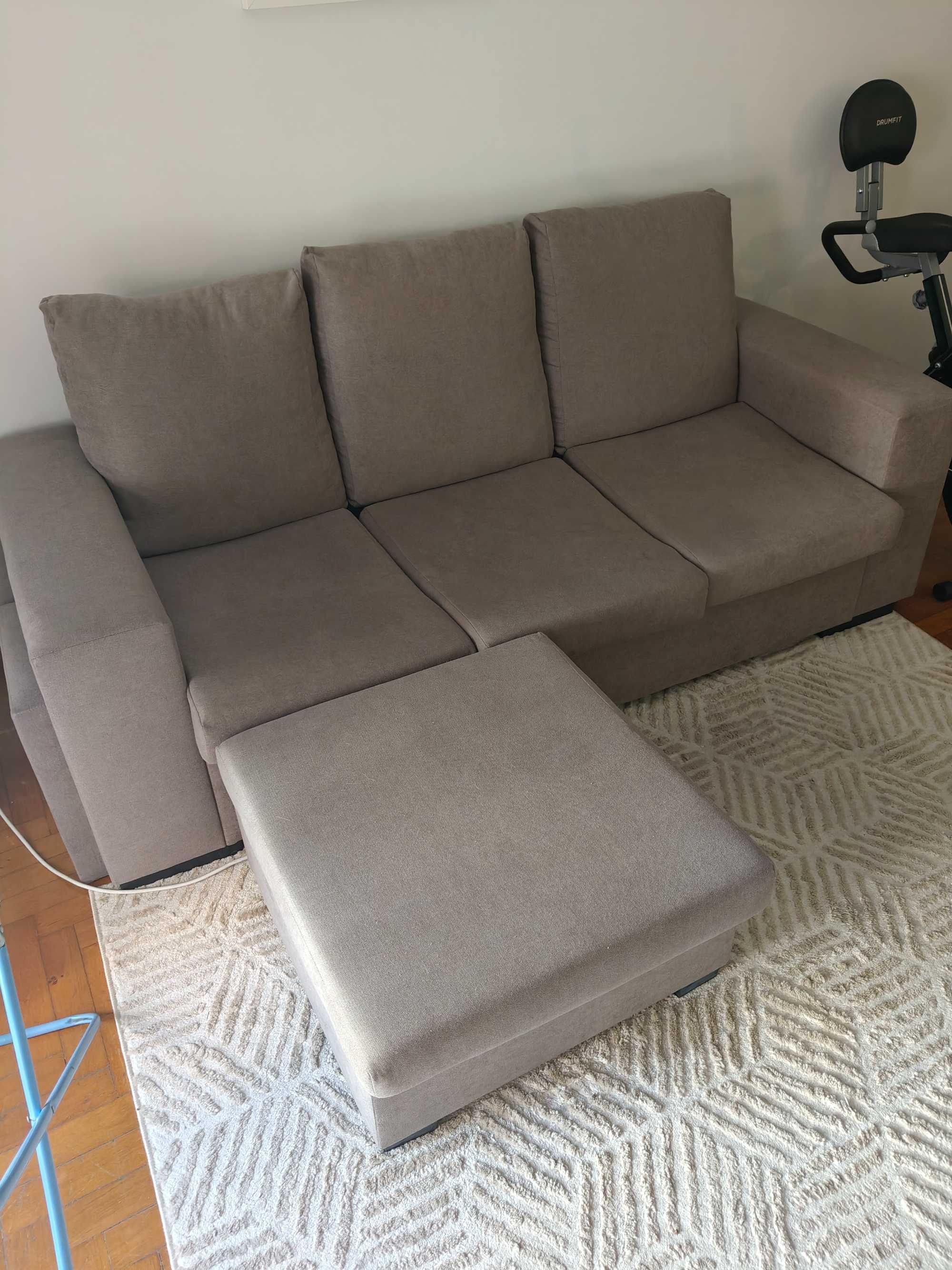 Sofá com chezlong