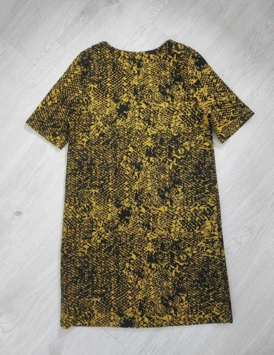L sukienka damska czarna żótta musztardowa
wzór print F&F