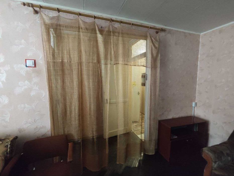 Сдам 1 комнатную изолированную квартиру 1 этаж 5-этажного дома