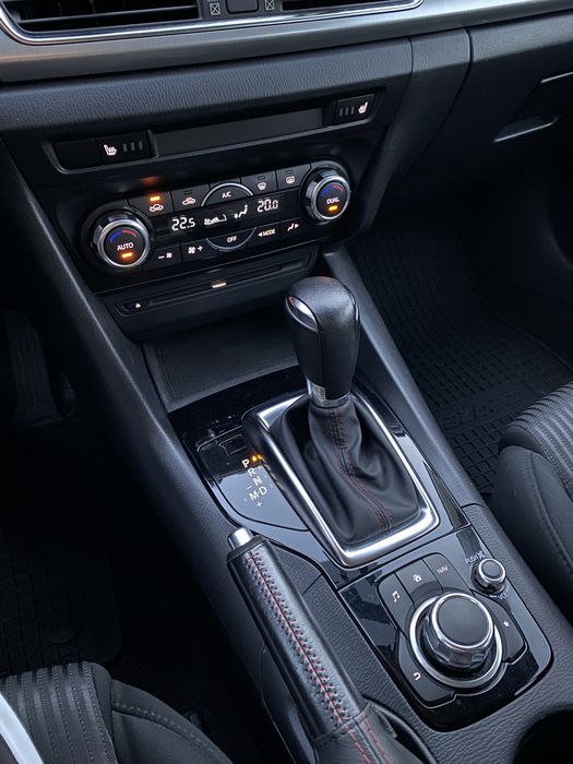 Mazda 3bm 2013 хэтчбек