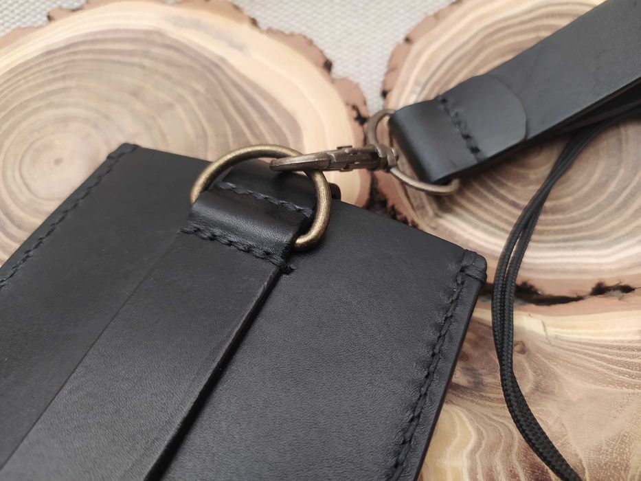Etui na dokumenty, karty, banknoty.