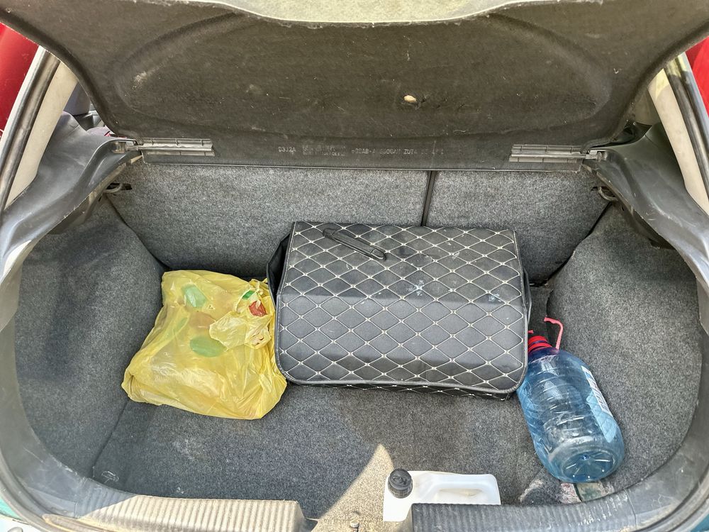 Продам Ford Focus 1998 рік,1.6 Бензин.