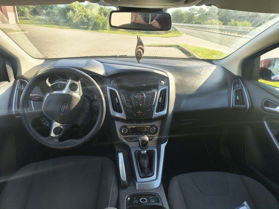 Ford Focus MK3 1.6 Benzyna 2011r NOWE Opony Ważne opłaty Kombi