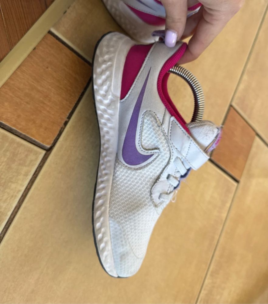 Buty sportowe dla dziewczynki