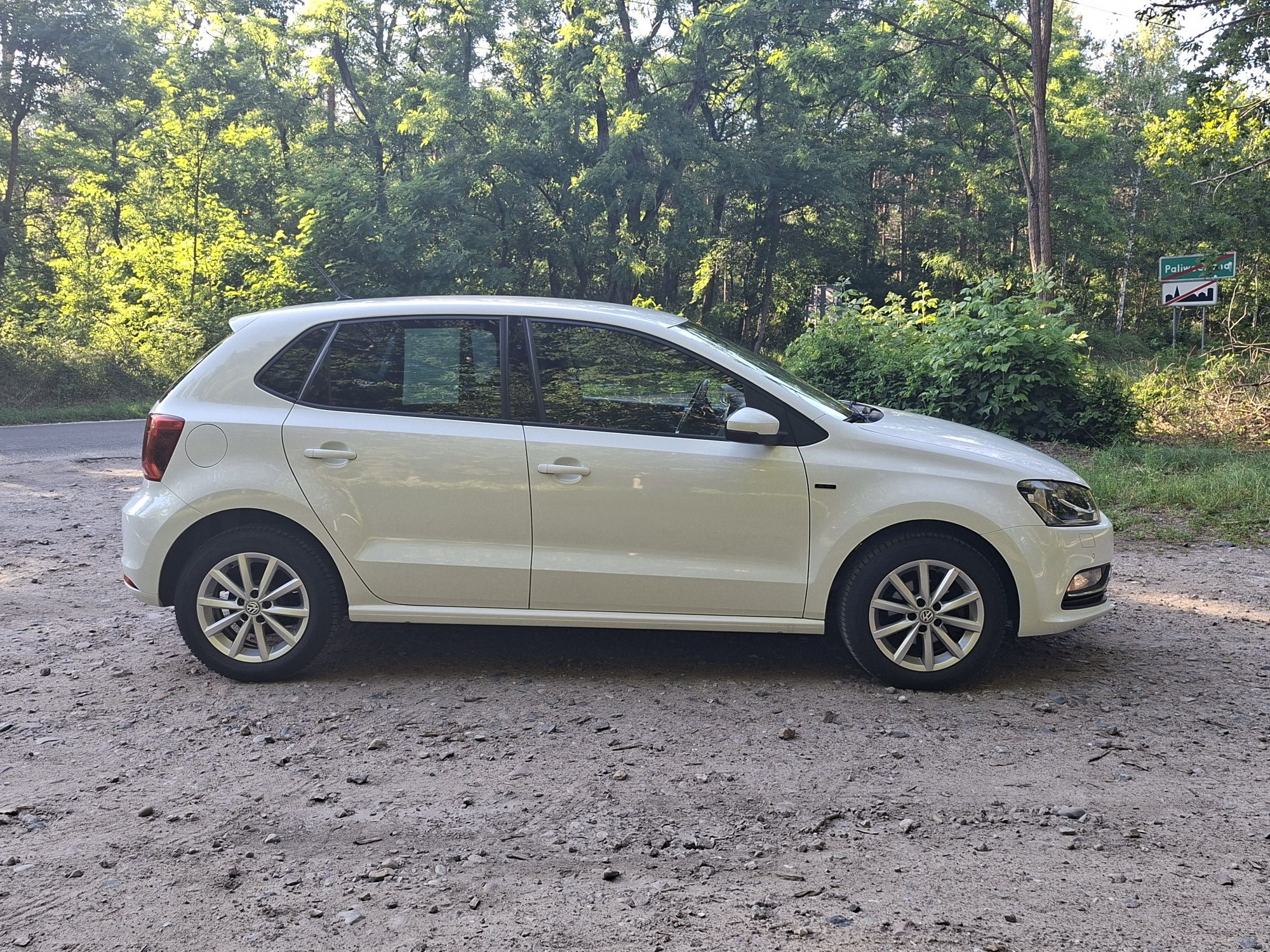 Volkswagen Polo wersja Lounge rok 2015 1.0 MPI sprowad./zarejestrowany