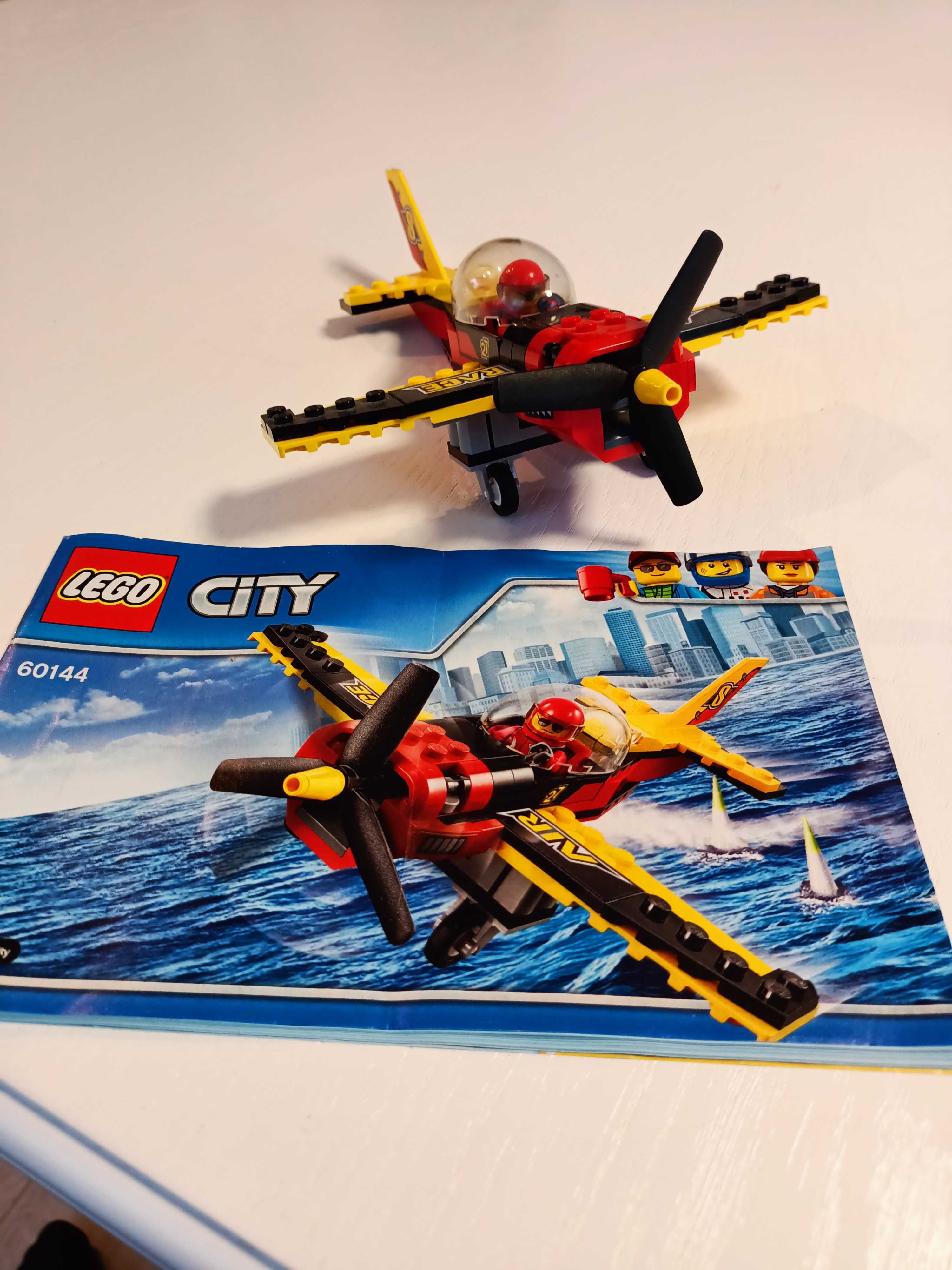 LEGO City 60144 samolot