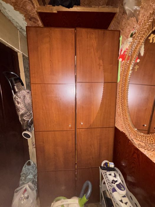 Шафа для одягу, в гарному стані. Безкоштовно