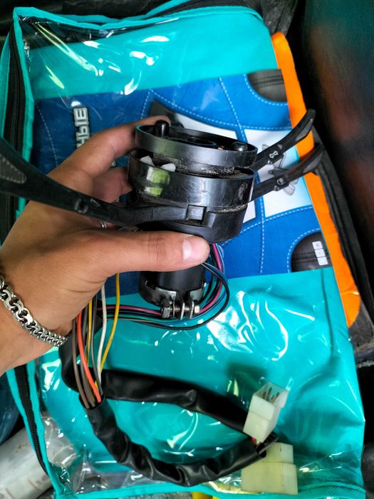 Продам підрульовий перемикач ваз 2105