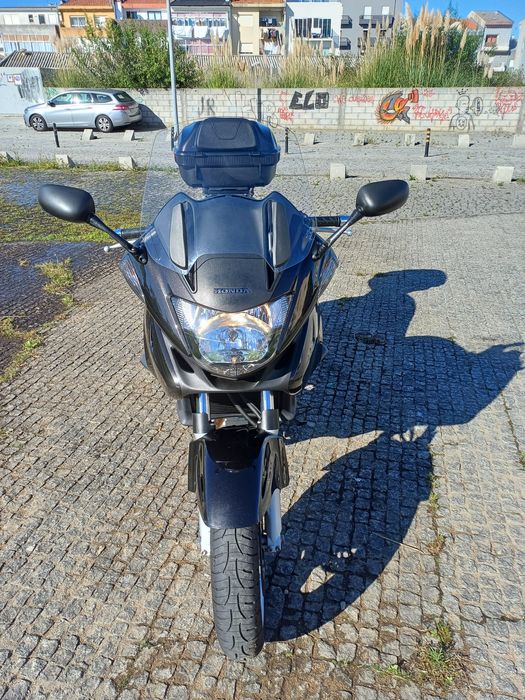 Honda Deauville NT 700 com ABS