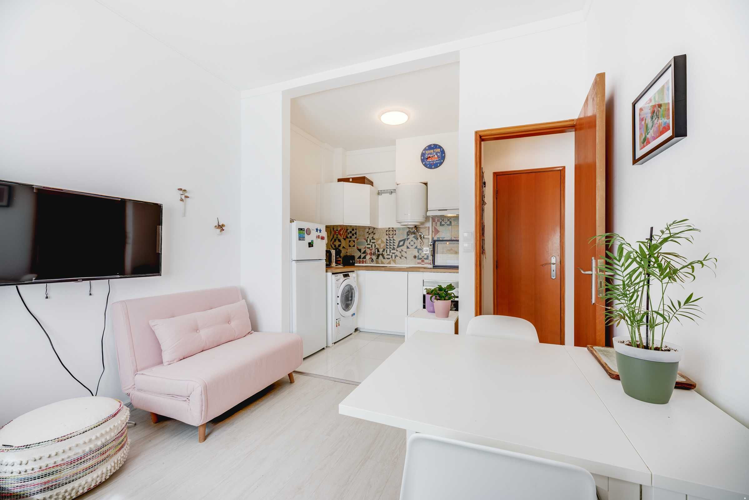 Apartamento T1 renovado - Sacavém