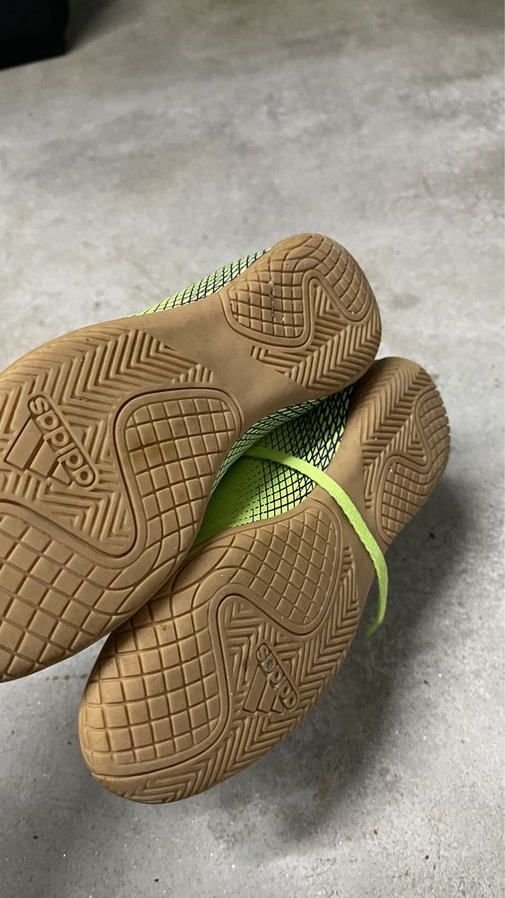 Sapatilha adidas mt bom estado