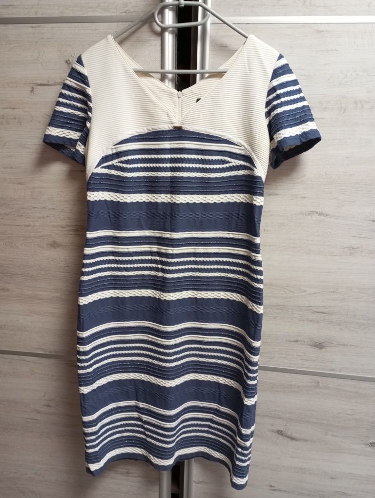 Elegancka sukienka w paski rozmiar 42
