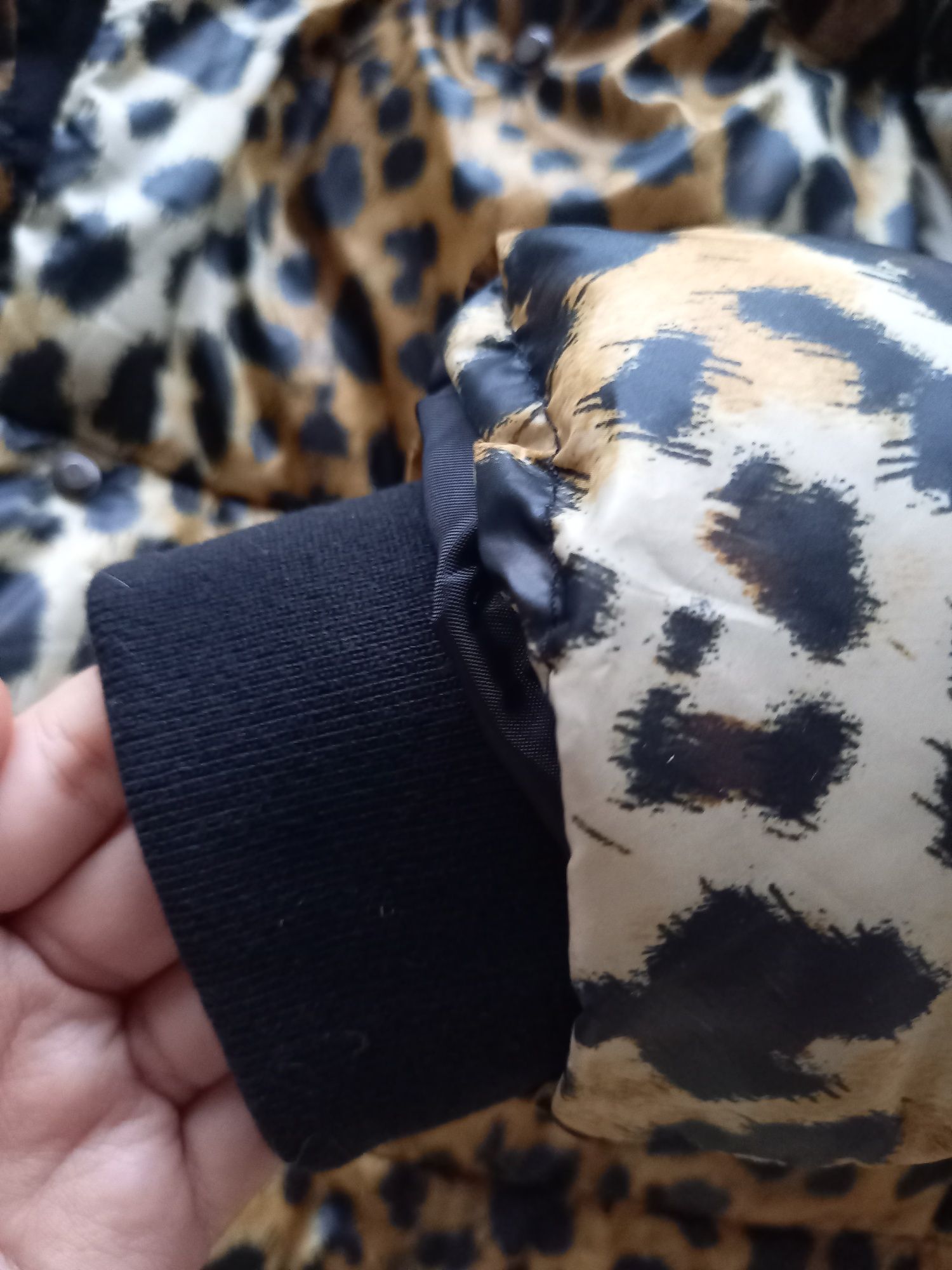 Sobretudo (casaco chuva impermeável) estampado leopardo Zara oversize