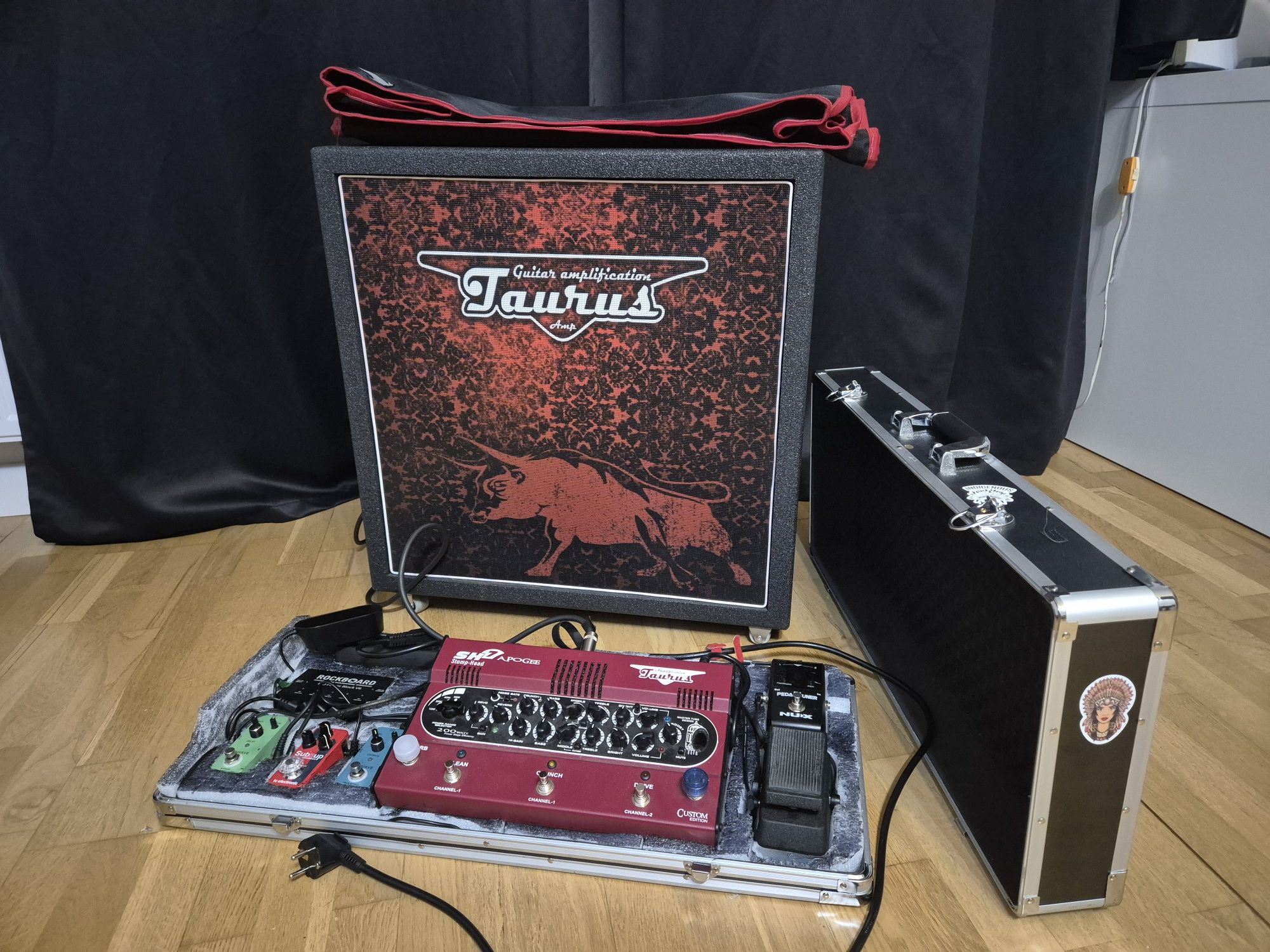 Wzmacniacz git. lamp. TAURUS SH7-Apogee + PEDALBOARD
