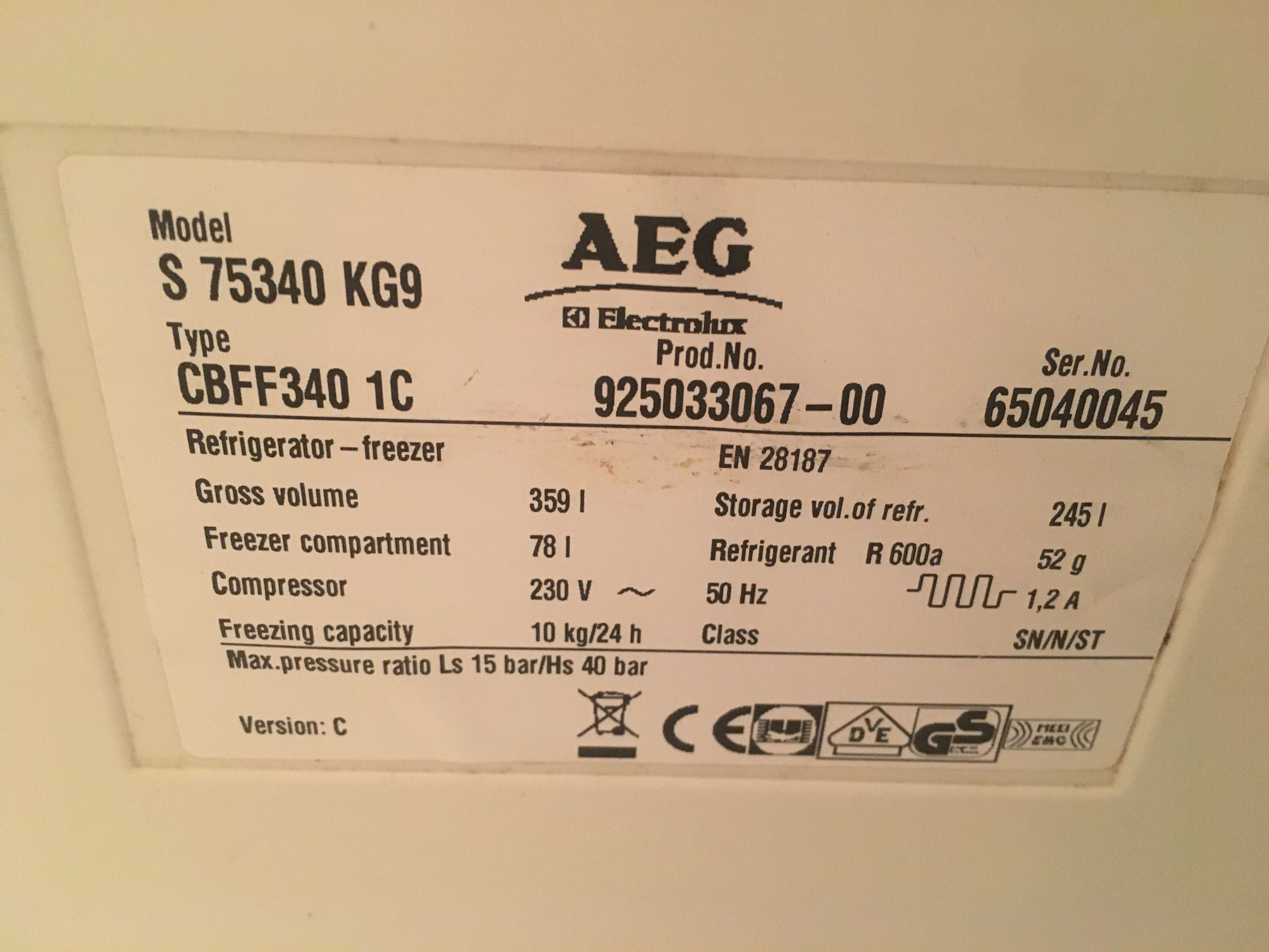 Полочка (балкон),двері , короб Aeg(Electrolux)