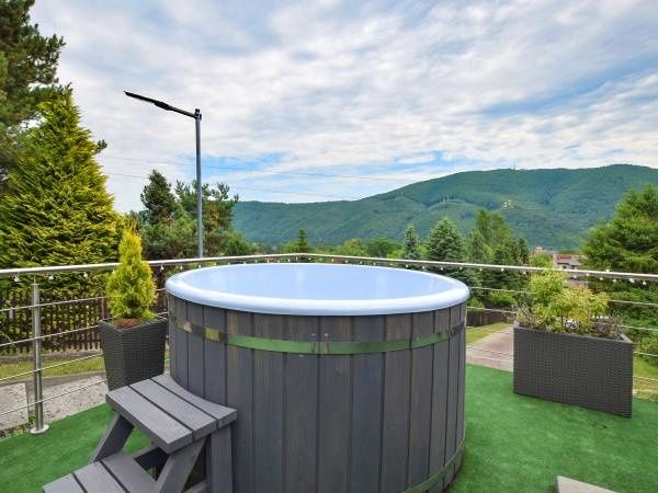 Dom domek w górach z jacuzzi, nad jeziorem, Apartamenty.Do wynajęcia,M