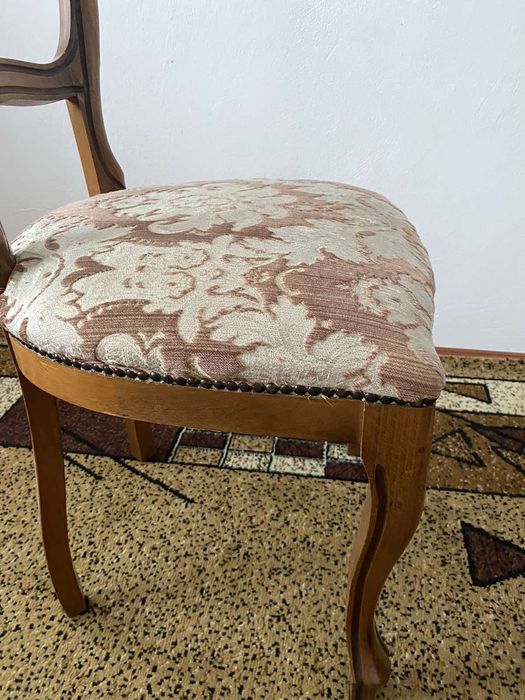 Продам елегантні стільці в стилі модерн.