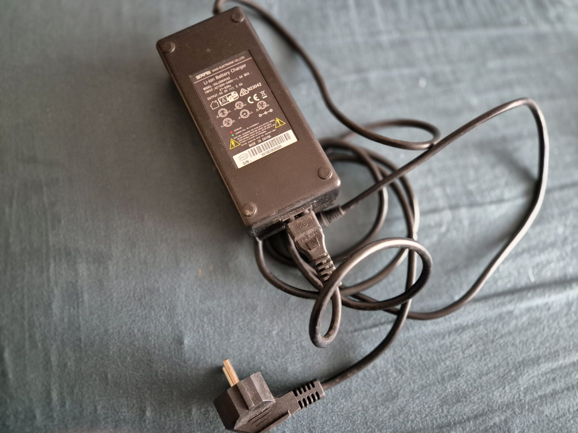 Zasilacz do roweru elektrycznego