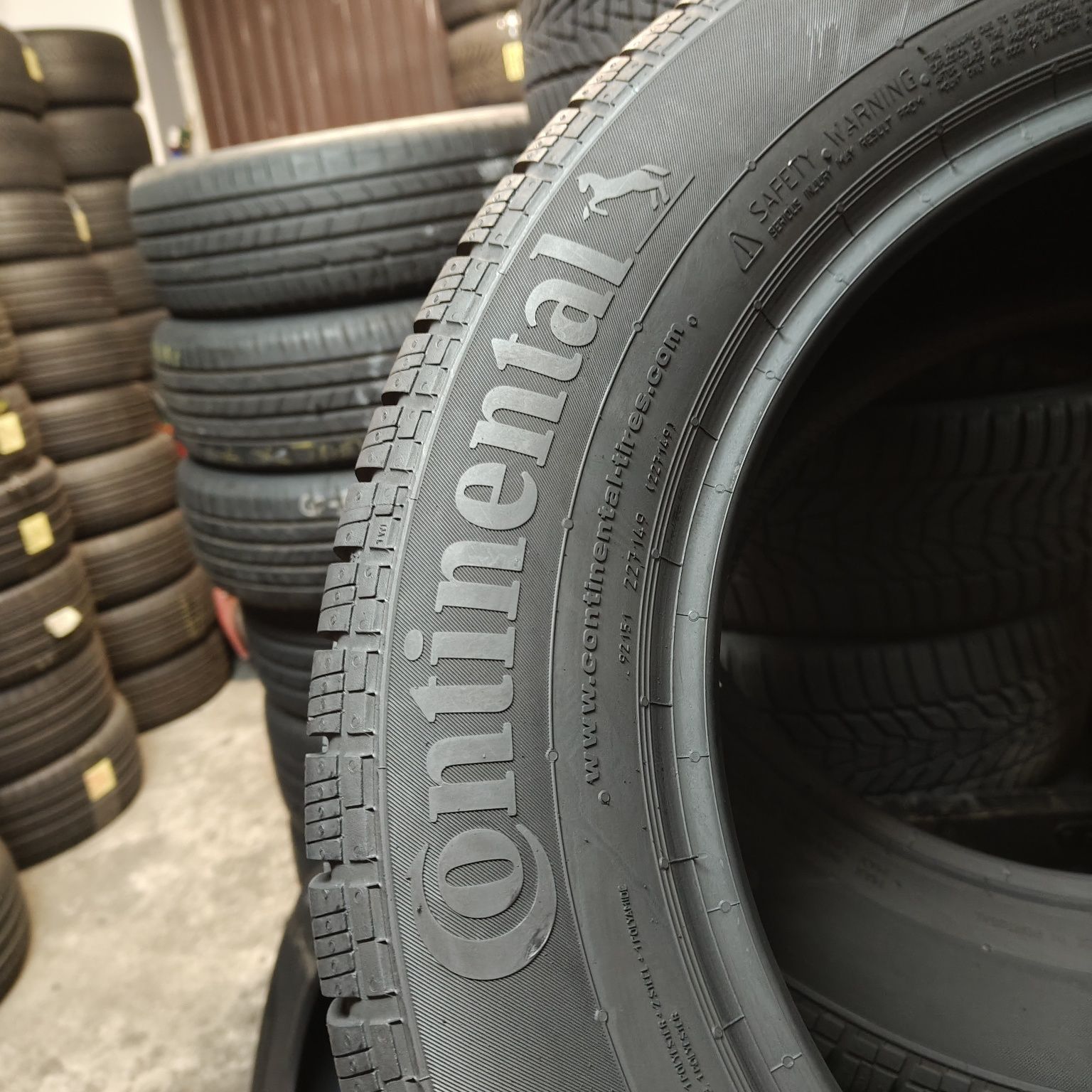 215/60/16 Sprzedam parę opon całorocznych Continental