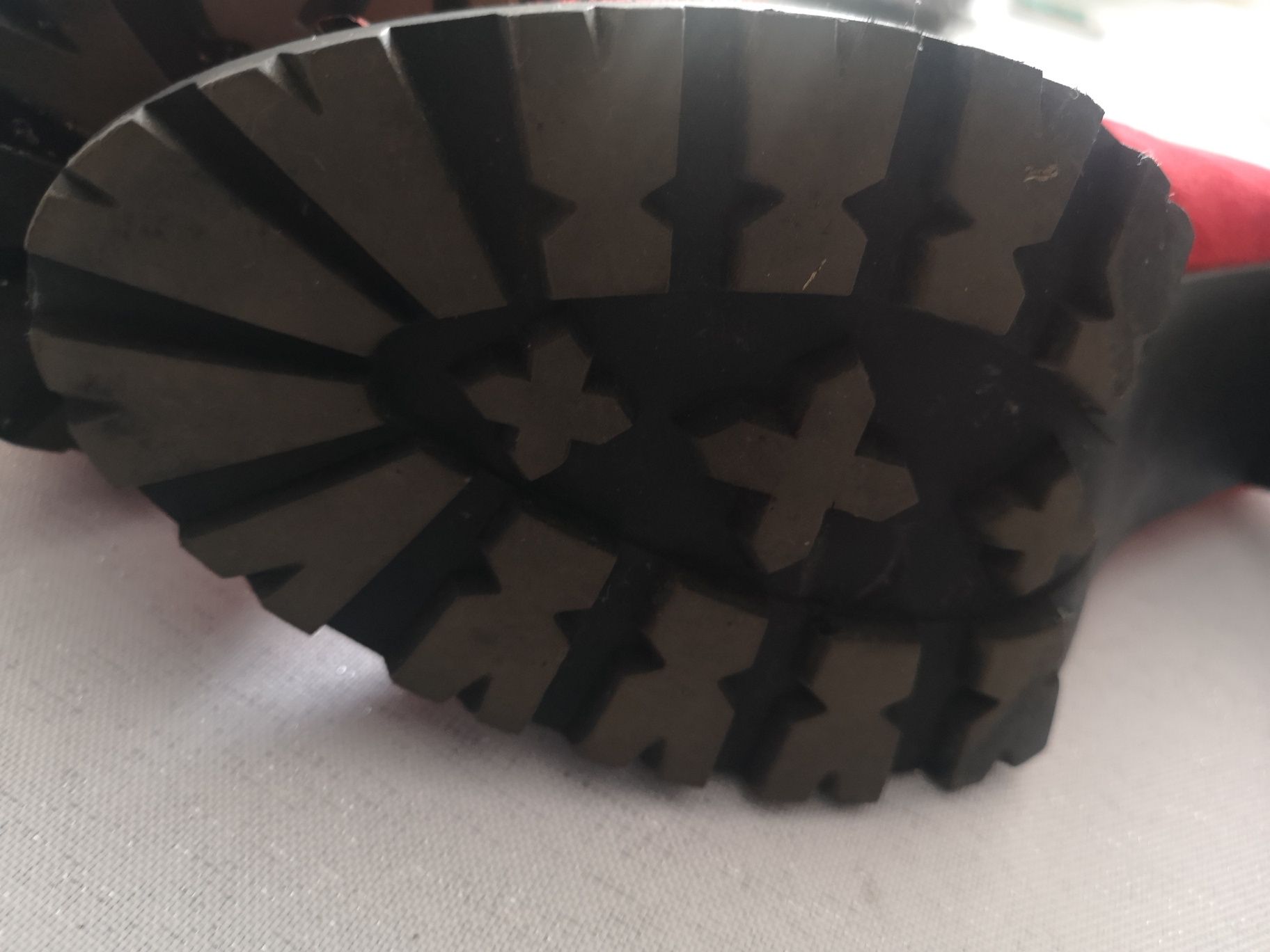 Zamszowe czerwone botki 41