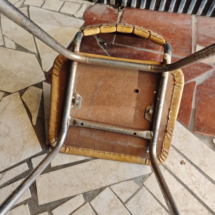 25 Cadeiras cada 20€ para café