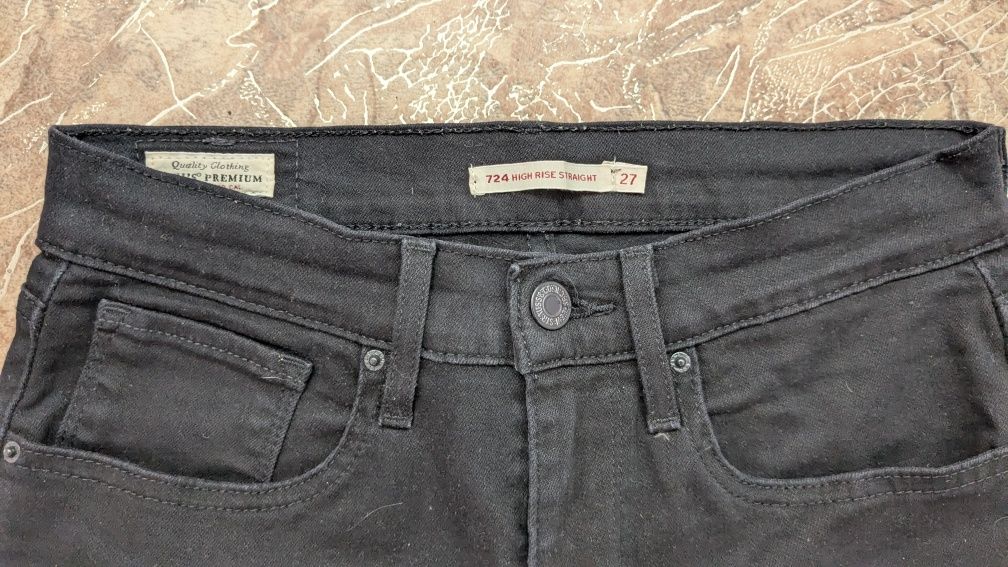 Джинси  Levis premium.  Розмір 27