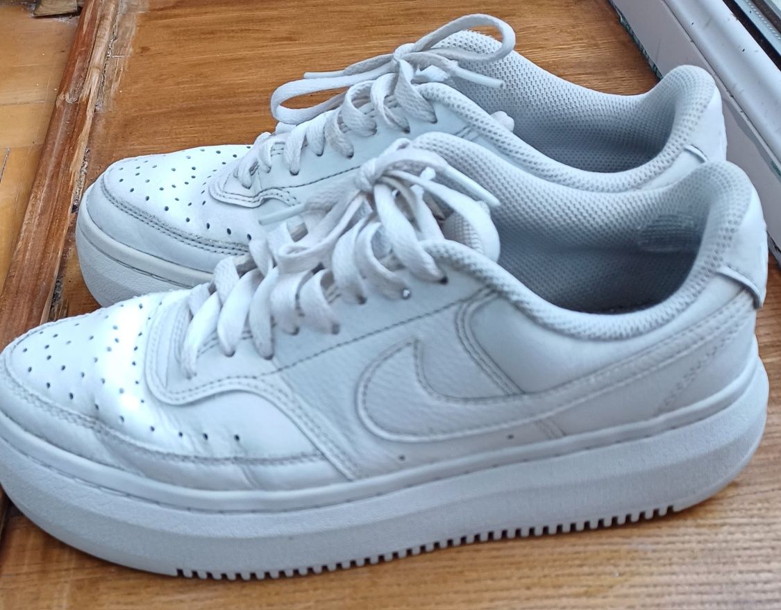 Кросівки жіночі Nike Court Vision Altа