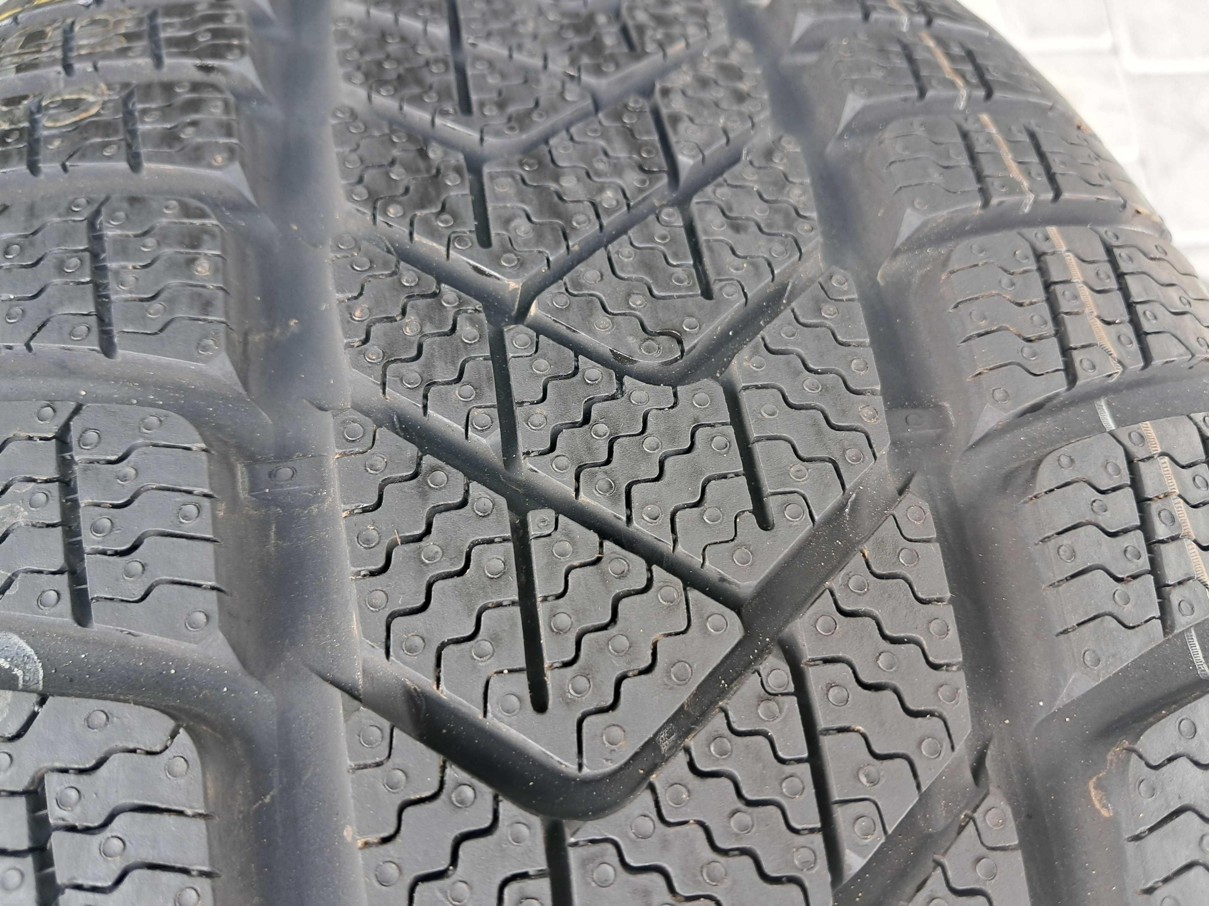 Резина зима НОВА Pirelli 225/45 R18 Sottozero 3 MO