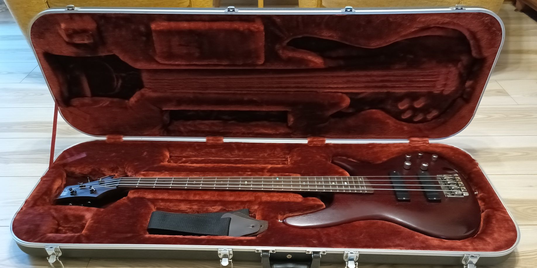 Gitara basowa Ibanez SR 500