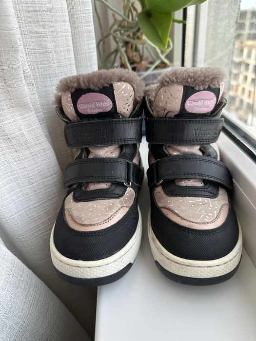 Зимове взуття для дівчинки