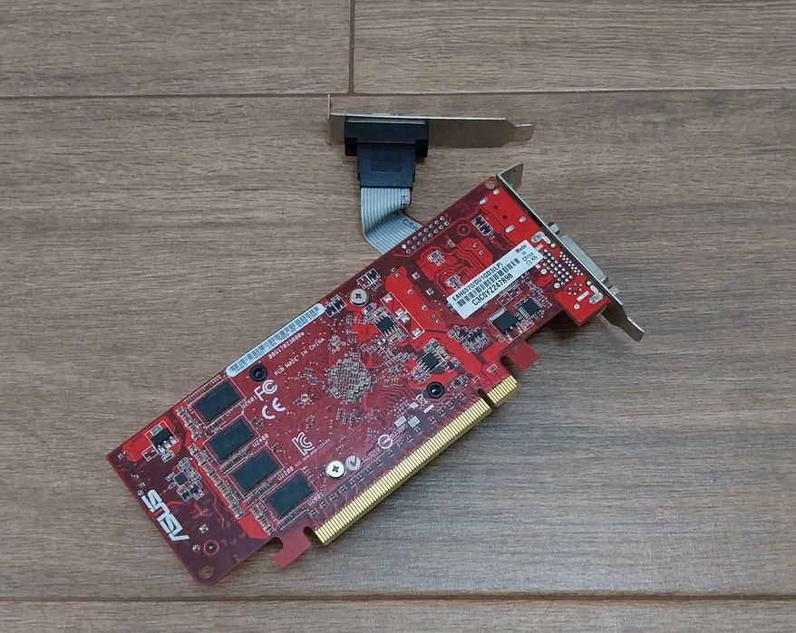 Placa gráfica low profile Asus Radeon HD6570 1 Gb DDR3