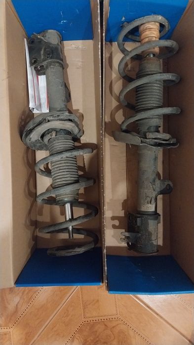 Амортизаторы с пружиной.