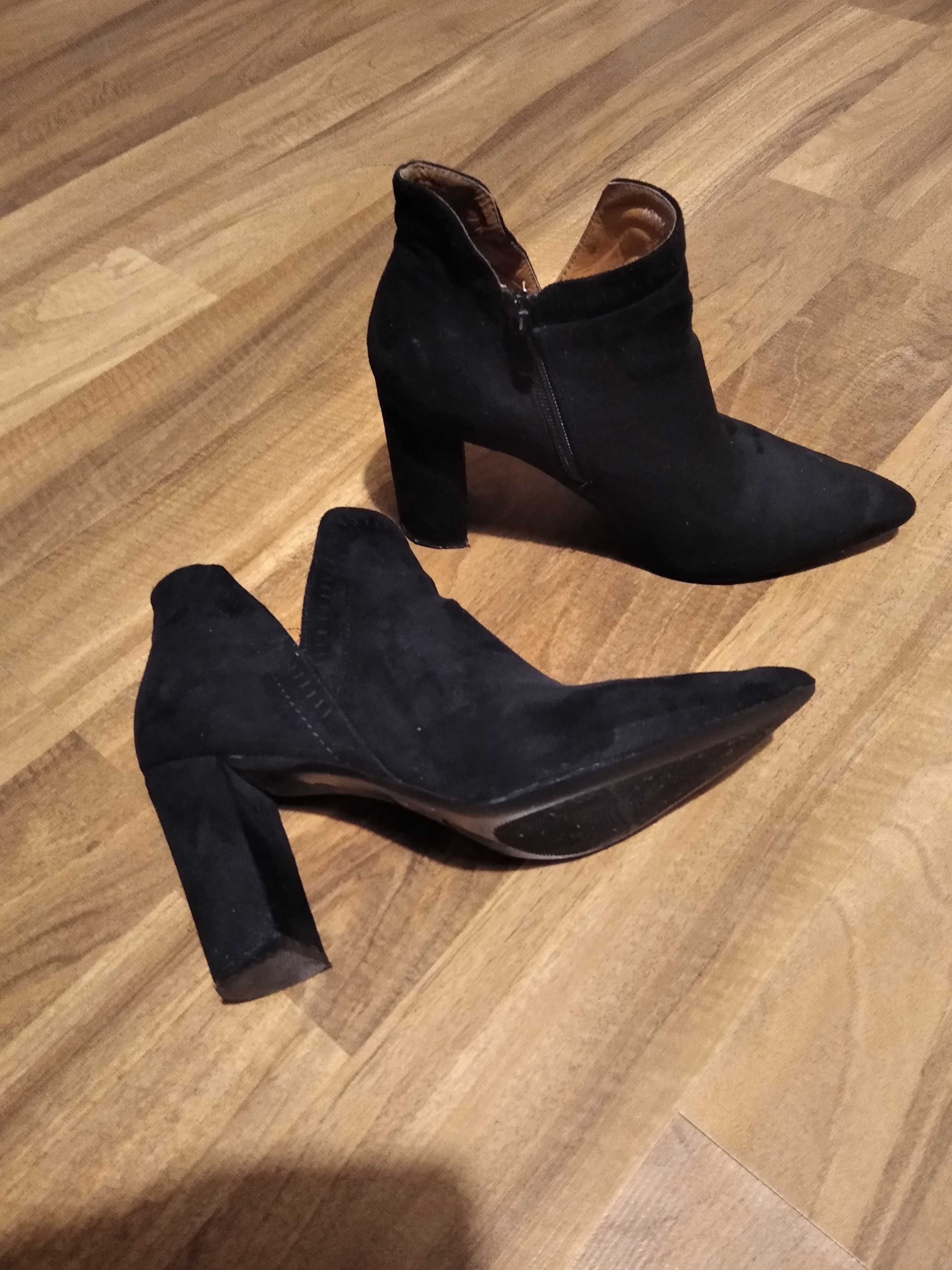 Buty botki zamszowe