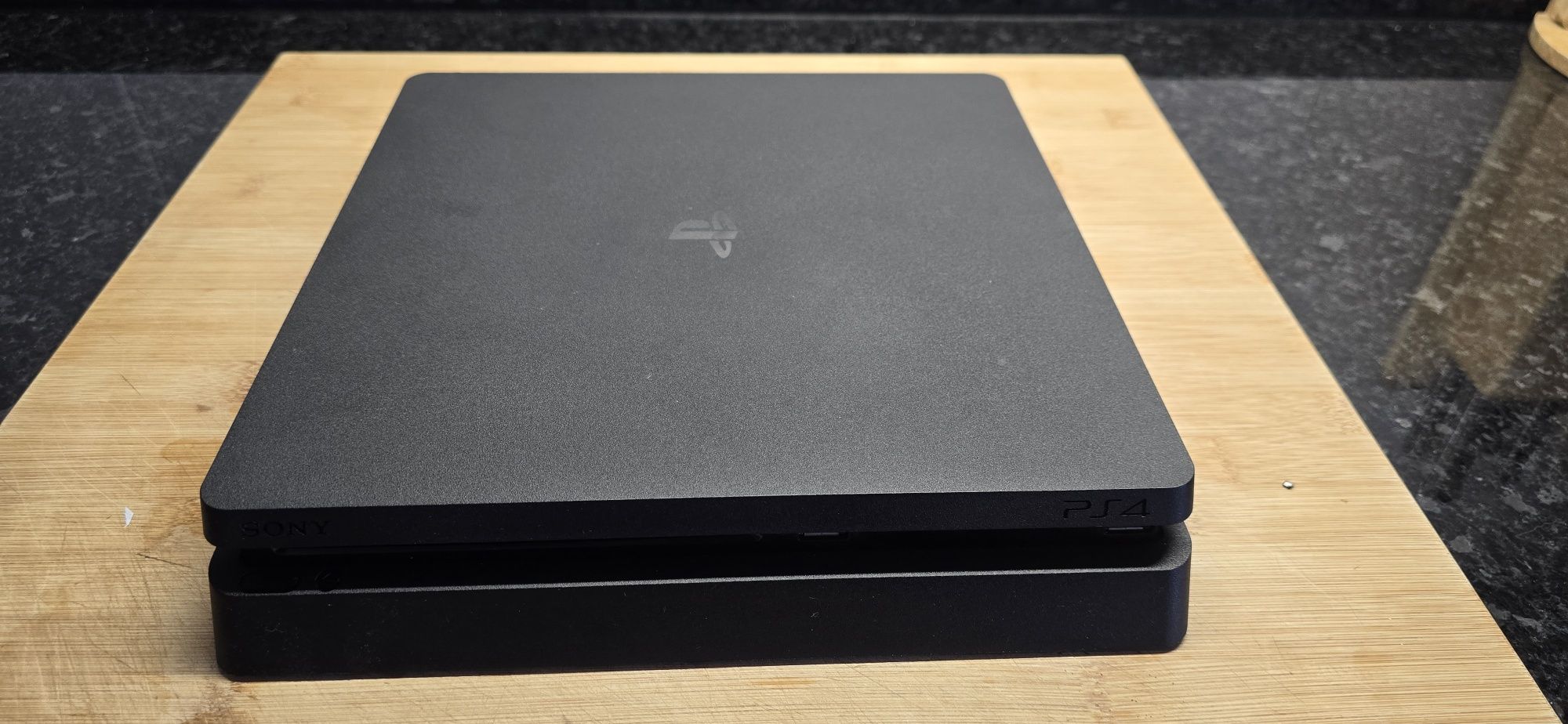 Playstation 4, 400GB