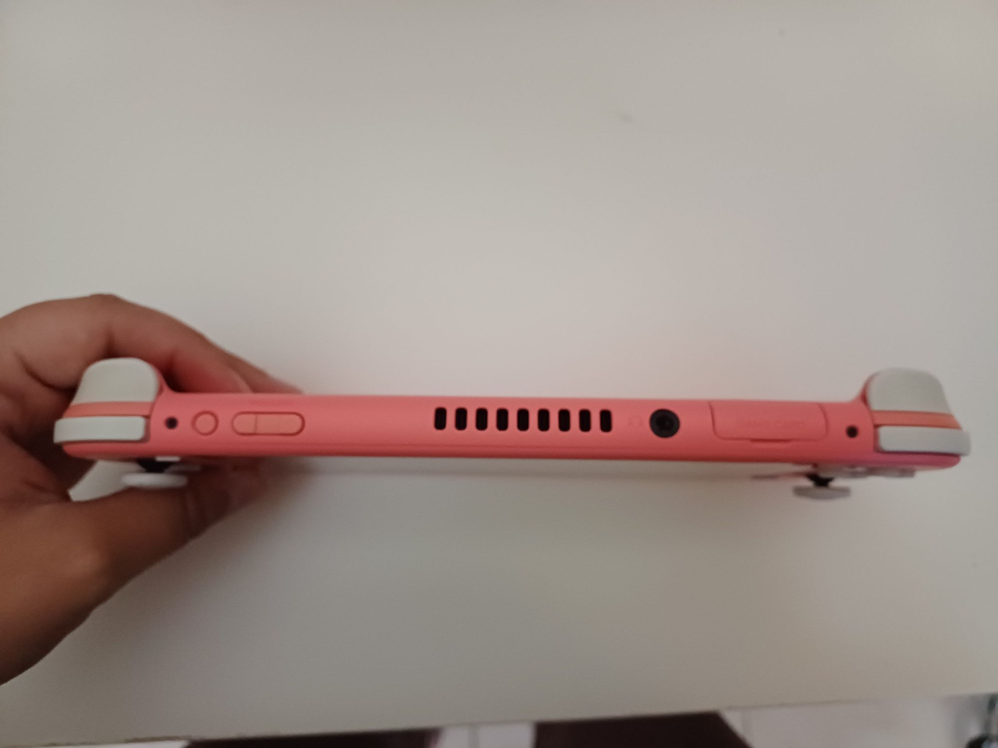 Nintendo Switch Lite Coral
