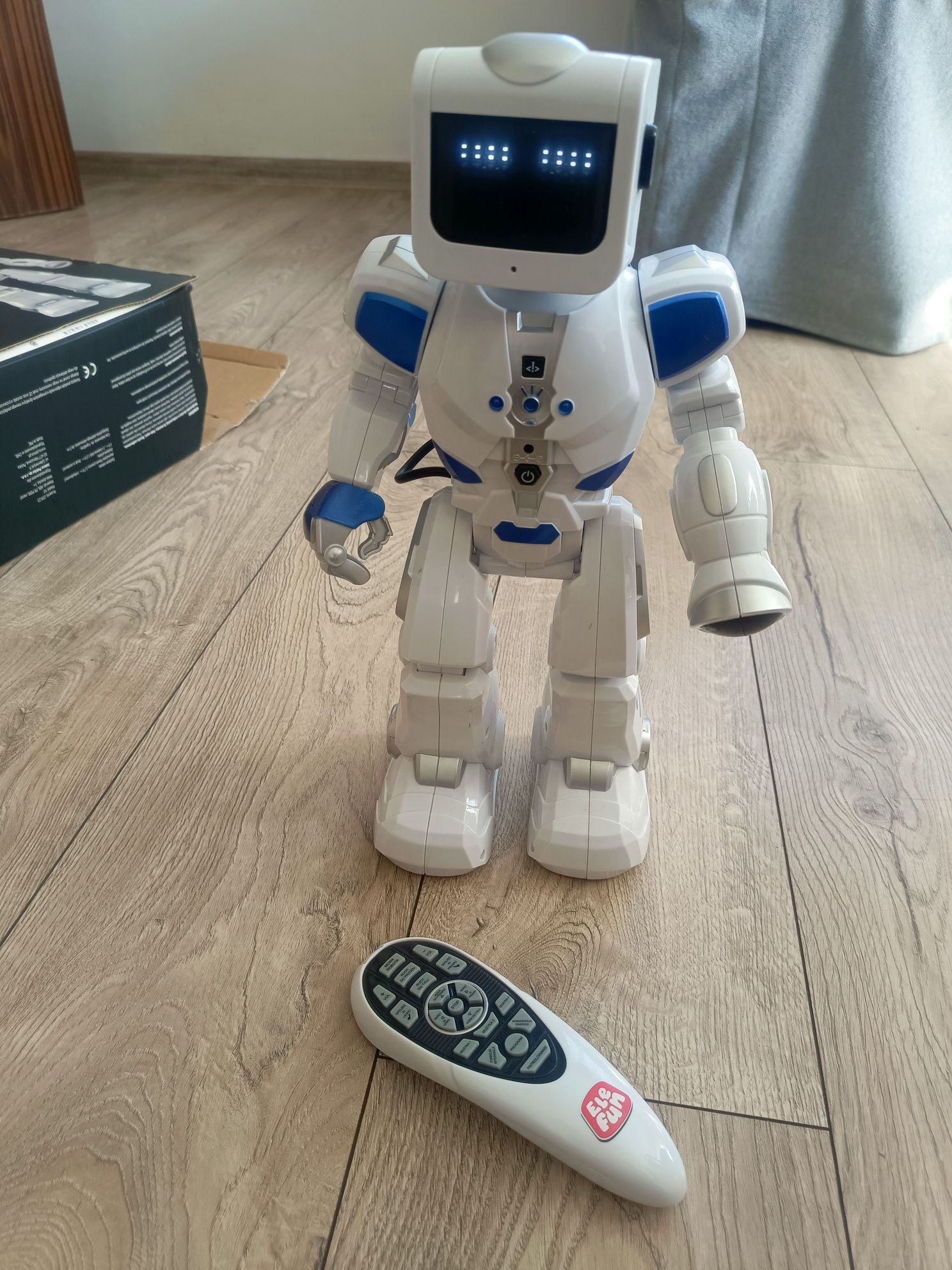 Elefun Cyber Robot – interaktywny, na wodę, mało używany