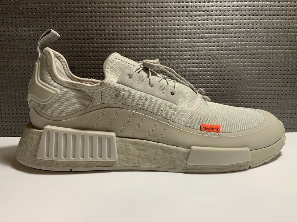 Кросівки Adidas NMD R1 Стан нових 45 р