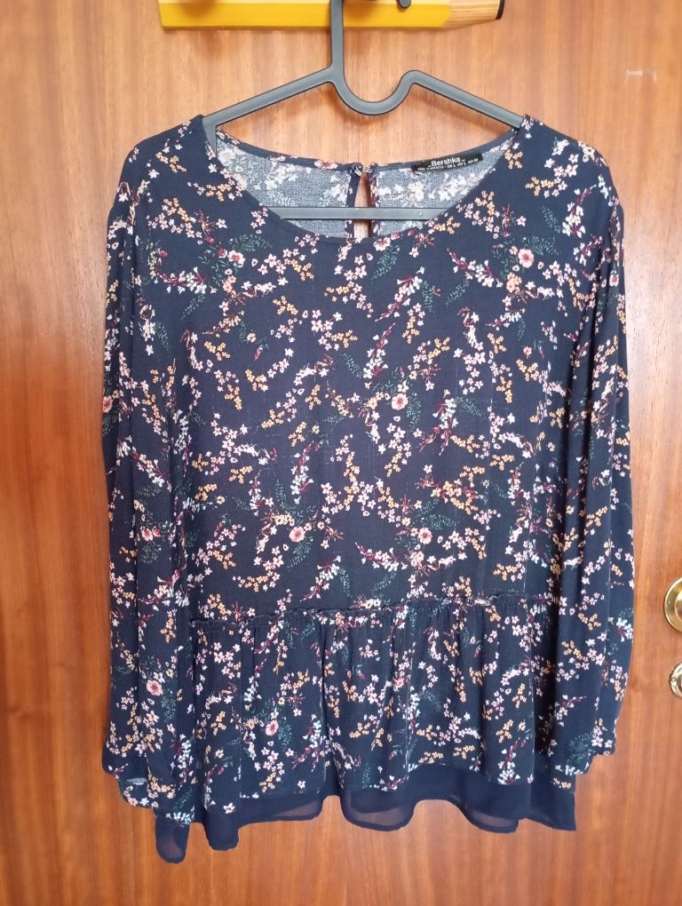 Blusa florida Bershka