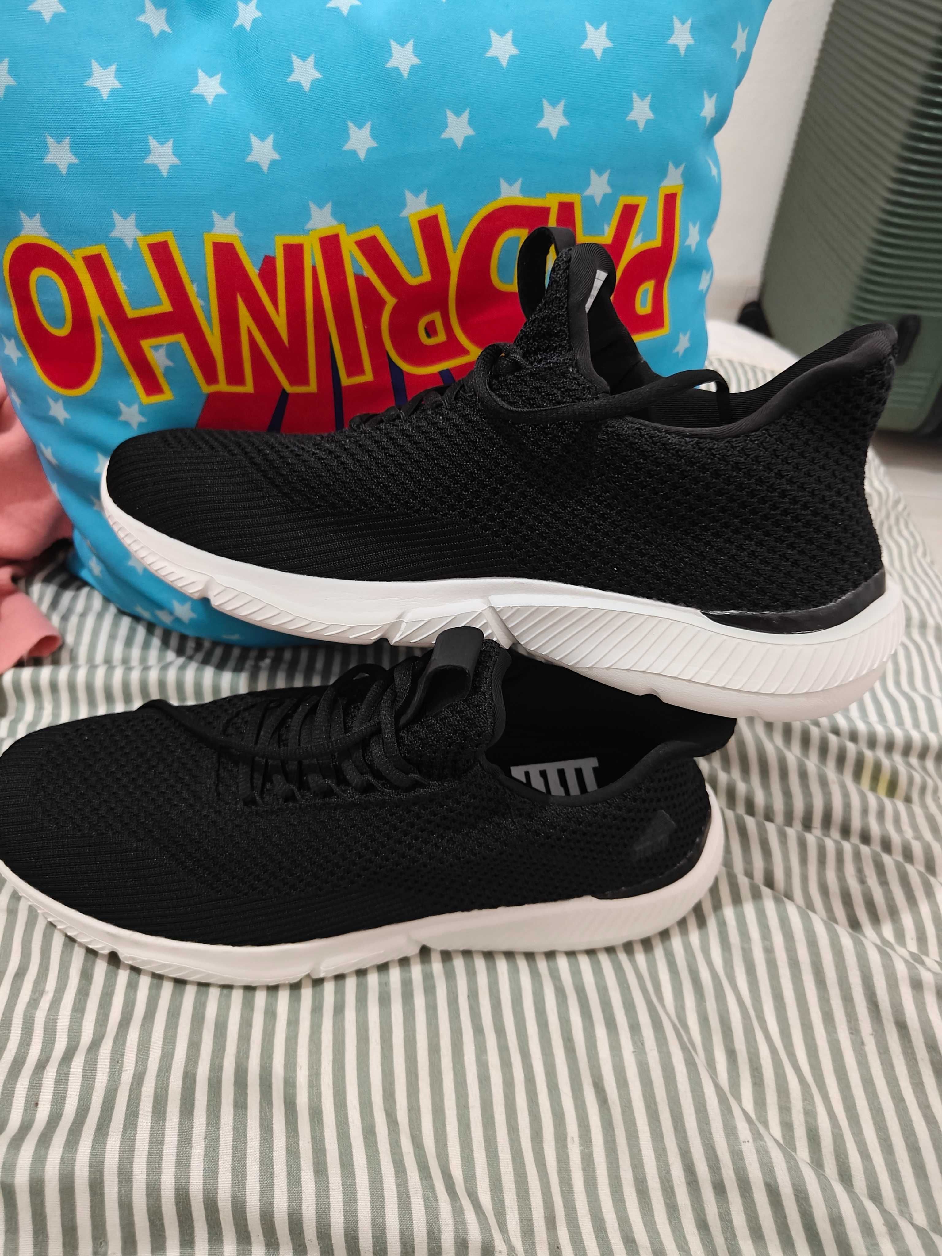 Sapatos novos, número do pé 45. Bom preço 15€ Perdido