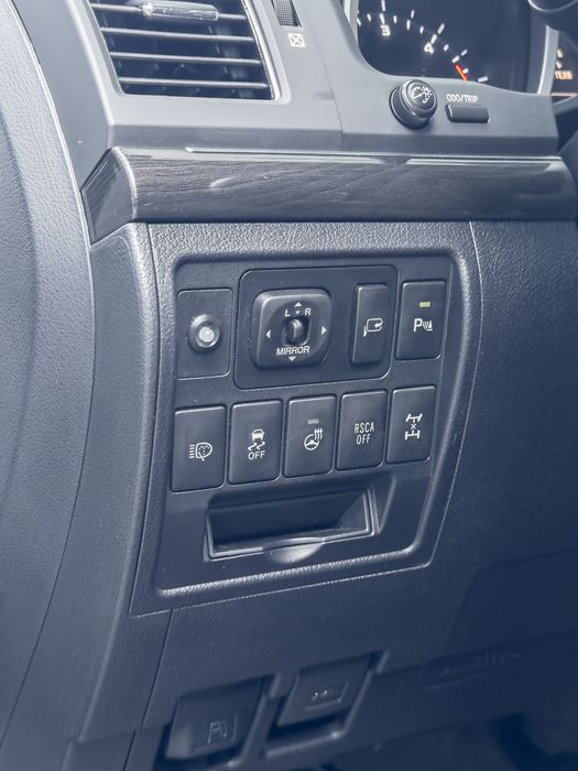 Toyota Land Cruiser 200 рестайлінг