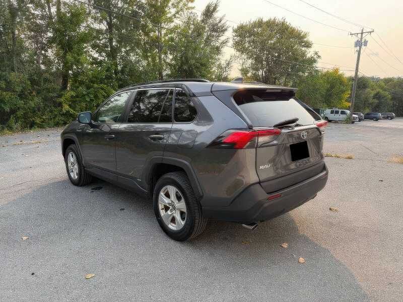 2021 Toyota RAV4 Hybrid XLE
