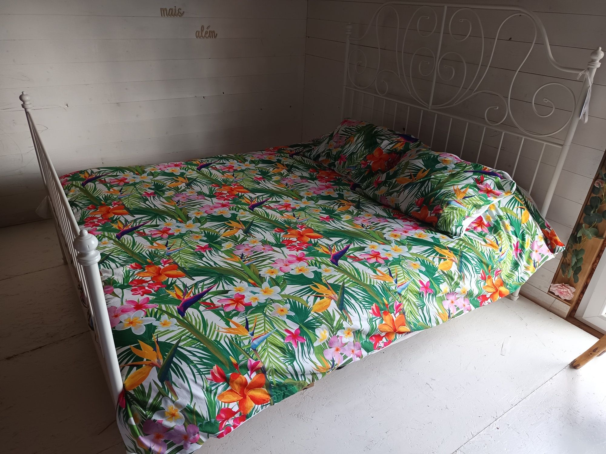Cama branca IKEA 160*200