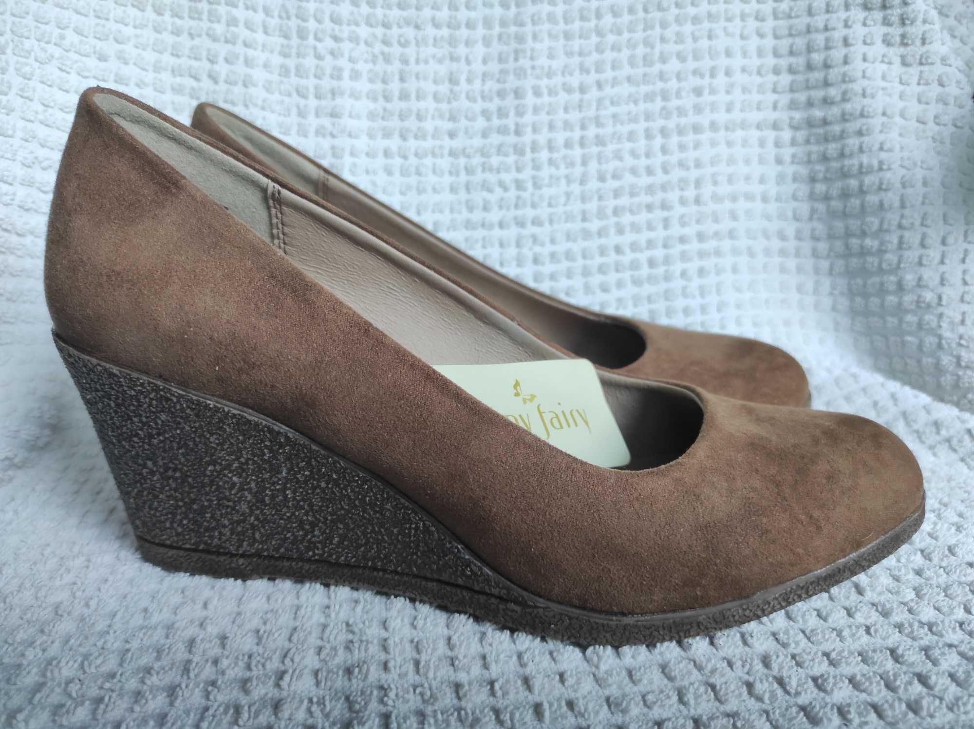 Buty na koturnach nowe Deichmann 38