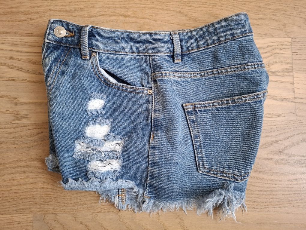 r34 CROPP denim przecierana szorty jeansowe