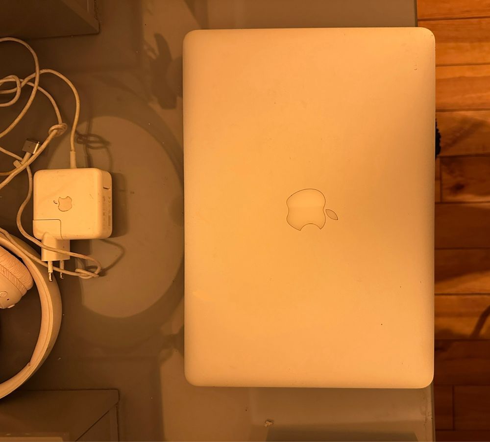 MacBook Air 2017, 8GB RAM, 128GB SSD, Intel Core i5